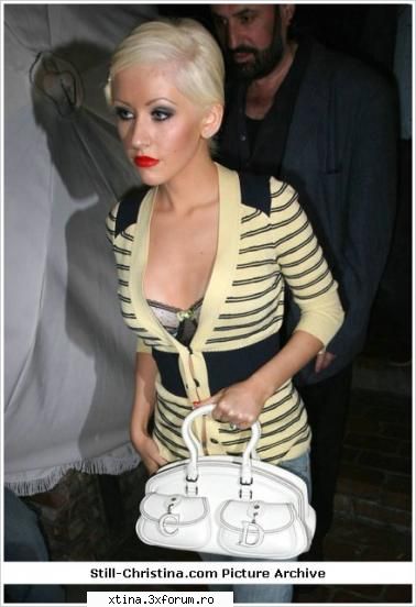 Daca vreti sa puneti poze cu Cristina intrati aici! - XtInA - Poze cu Xtina!